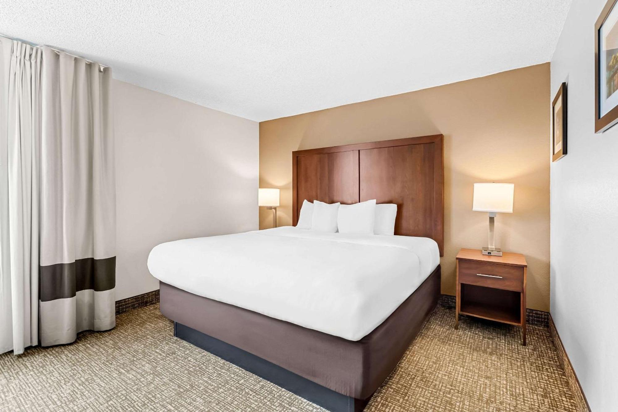 Inn Comfort University Wilmington